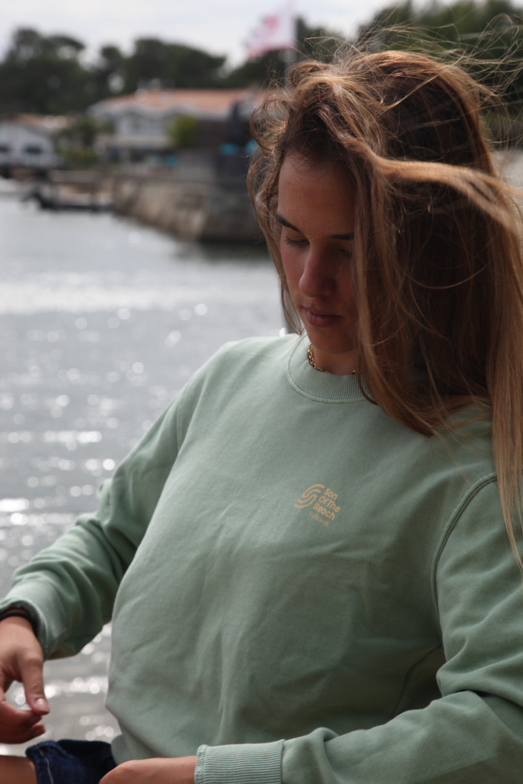 Sweatshirt