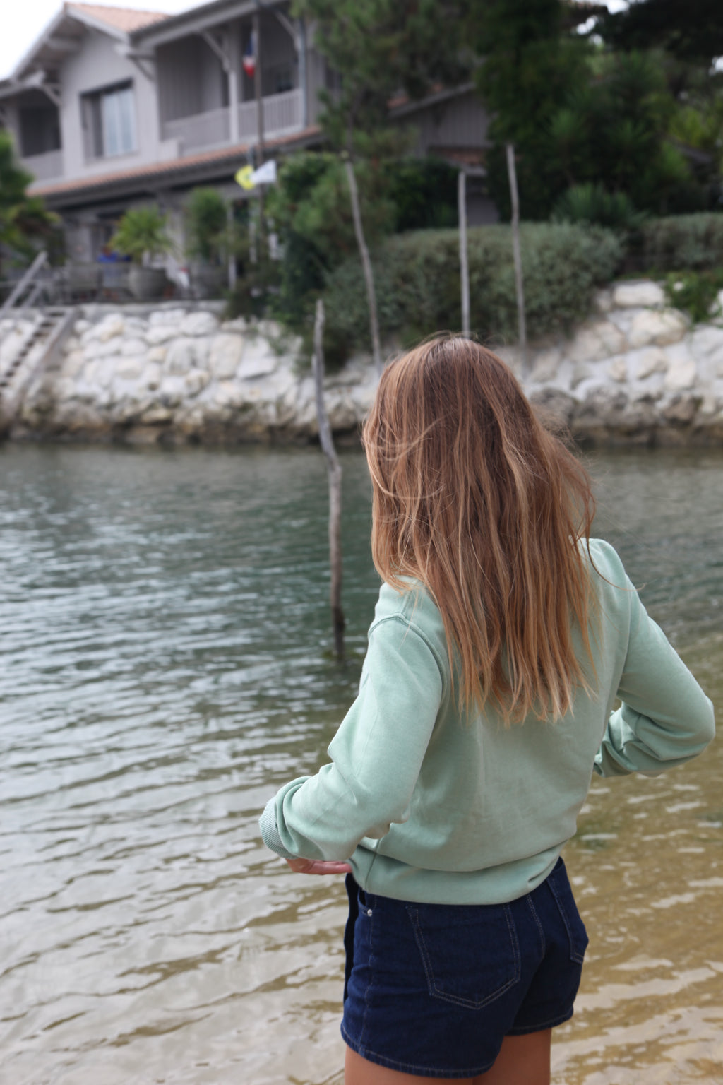 Sweatshirt
